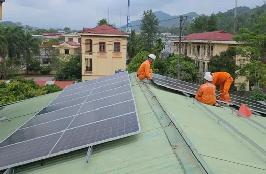Điện lực Mường Nhé đẩy mạnh phát triển điện mặt trời mái nhà, giảm áp lực nguồn điện