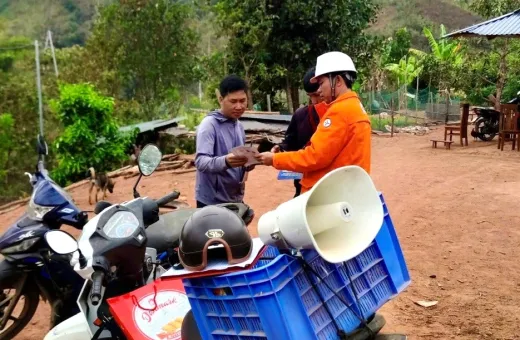 Đội Quản lý Điện lực Khu vực Mường Nhé đẩy mạnh tuyên truyền đa kênh về an toàn, tiết kiệm và dịch vụ điện trực tuyến