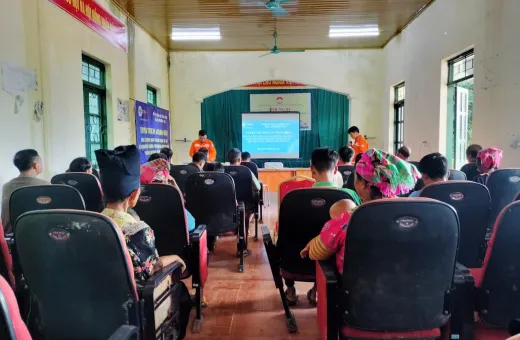 Điện lực Mường Nhé đẩy mạnh tuyên truyền bảo vệ hành lang an toàn lưới điện, phòng chống cháy nổ và tai nạn điện