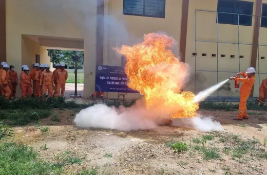 Đội QLĐLKV Na Son thực tập phương án phòng cháy, chữa cháy và cứu nạn, cứu hộ năm 2025