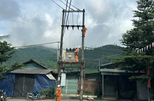 Điện lực Na Sang củng cố lưới điện phục vụ các sự kiện cuối năm và chủ động chuẩn bị mùa khô năm 2027