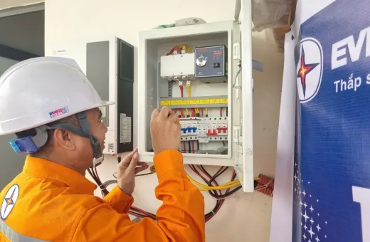 Phát triển điện mặt trời mái nhà tự sản xuất, tự tiêu thụ giải pháp sử dụng năng lượng xanh và bền vững