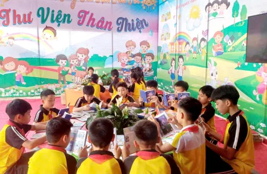 Lan tỏa thông điệp tiết kiệm điện qua cuốn truyện tranh “Bí mật quả cầu tím” tại Na Sang