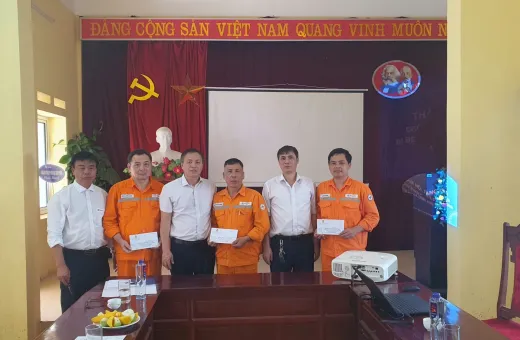Công đoàn Công ty Điện lực Điện Biên thăm hỏi Người lao động tại Phân xưởng Phát điện