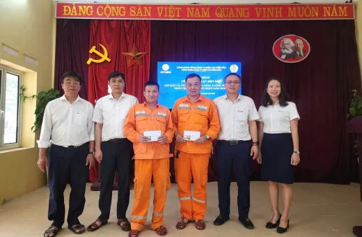 Công đoàn Công ty Điện lực Điện Biên thăm hỏi, động viên Người lao động Phân xưởng Phát điện ứng trực mùa nắng nóng
