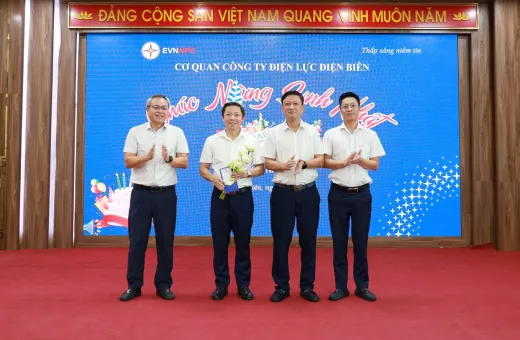 Công ty Điện lực Điện Biên chúc mừng sinh nhật cán bộ, nhân viên quý III/2026