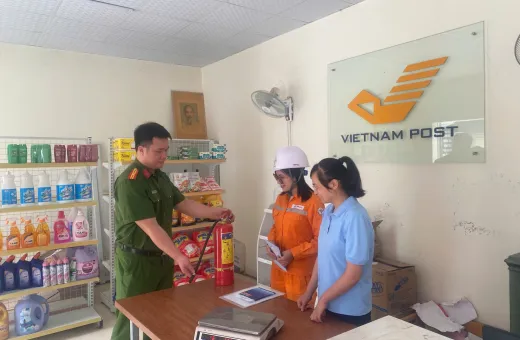 Điện lực Thanh An phối hợp kiểm tra an toàn điện và PCCC tại địa bàn xã Thanh An