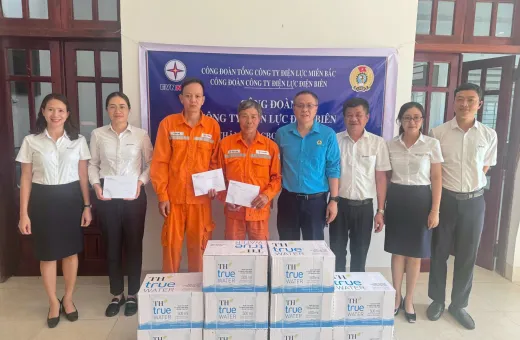 Công đoàn Công ty Điện lực Điện Biên thăm, động viên người lao động tại Điện lực Thanh An
