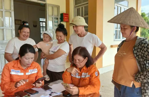 Điện lực Thanh An tích cực hỗ trợ khách hàng tiếp cận ứng dụng EVN CSKH và Tổng đài 1558