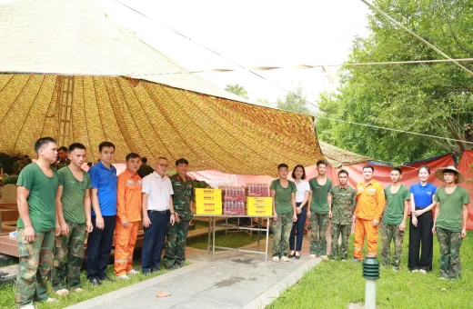 Công ty Điện lực Điện Biên đồng hành cùng các lực lượng thực hiện Chiến dịch 500 ngày đêm tại Nghĩa trang Liệt sĩ Quốc gia A1