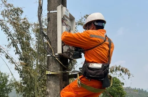 Đội QLĐLKV Tủa Chùa đẩy mạnh ứng dụng công nghệ, số hóa dữ liệu đo đếm điện năng