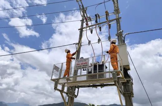 Đội quản lý Điện lực Khu vực Tủa Chùa đảm bảo cung cấp điện dịp cuối năm