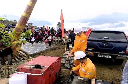 Đảm bảo dòng điện ổn định cho chuỗi sự kiện du lịch tại cao nguyên đá Tủa Chùa