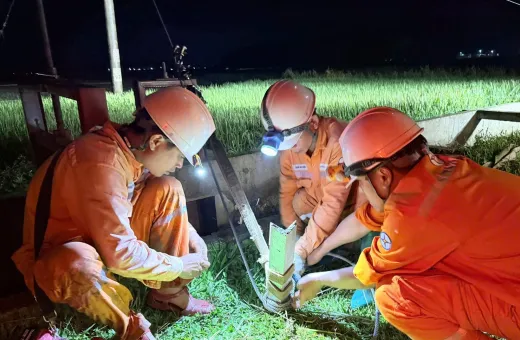 Điện lực Thanh An khẩn trương khắc phục sự cố điện sau giông lốc