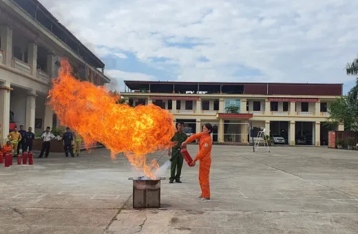 Trung tâm thí nghiệm điện Điện Biên tham gia lớp huấn luyện định kỳ về PCCC&CNCH năm 2024