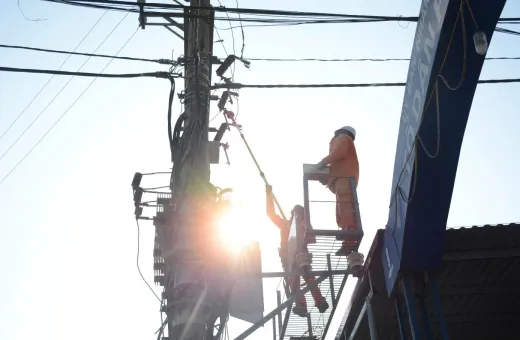Điện lực TP Điện Biên Phủ tổng lực tuyên truyền sử dụng điện an toàn, tiết kiệm trong cao điểm nắng nóng