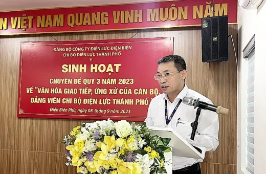 Chi bộ Điện lực thành phố tổ chức sinh hoạt chuyên đề quý 3 năm 2023