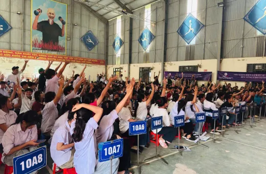 Sôi nổi hoạt động tuyên truyền an toàn điện trong trường THPT Tuần Giáo